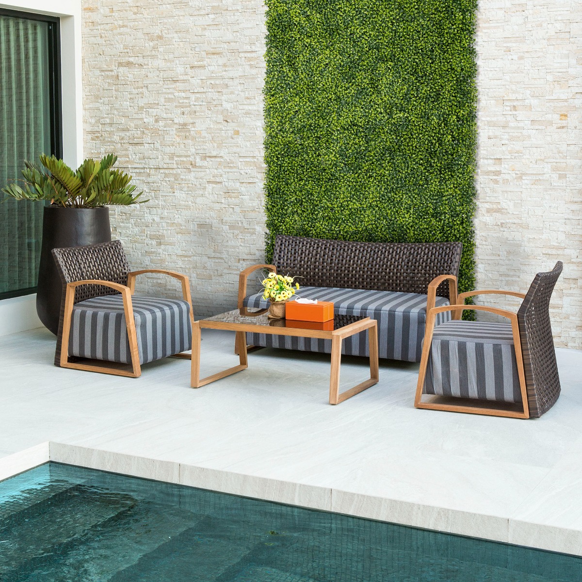 Matcha Pool Matcha Artificial Hedge